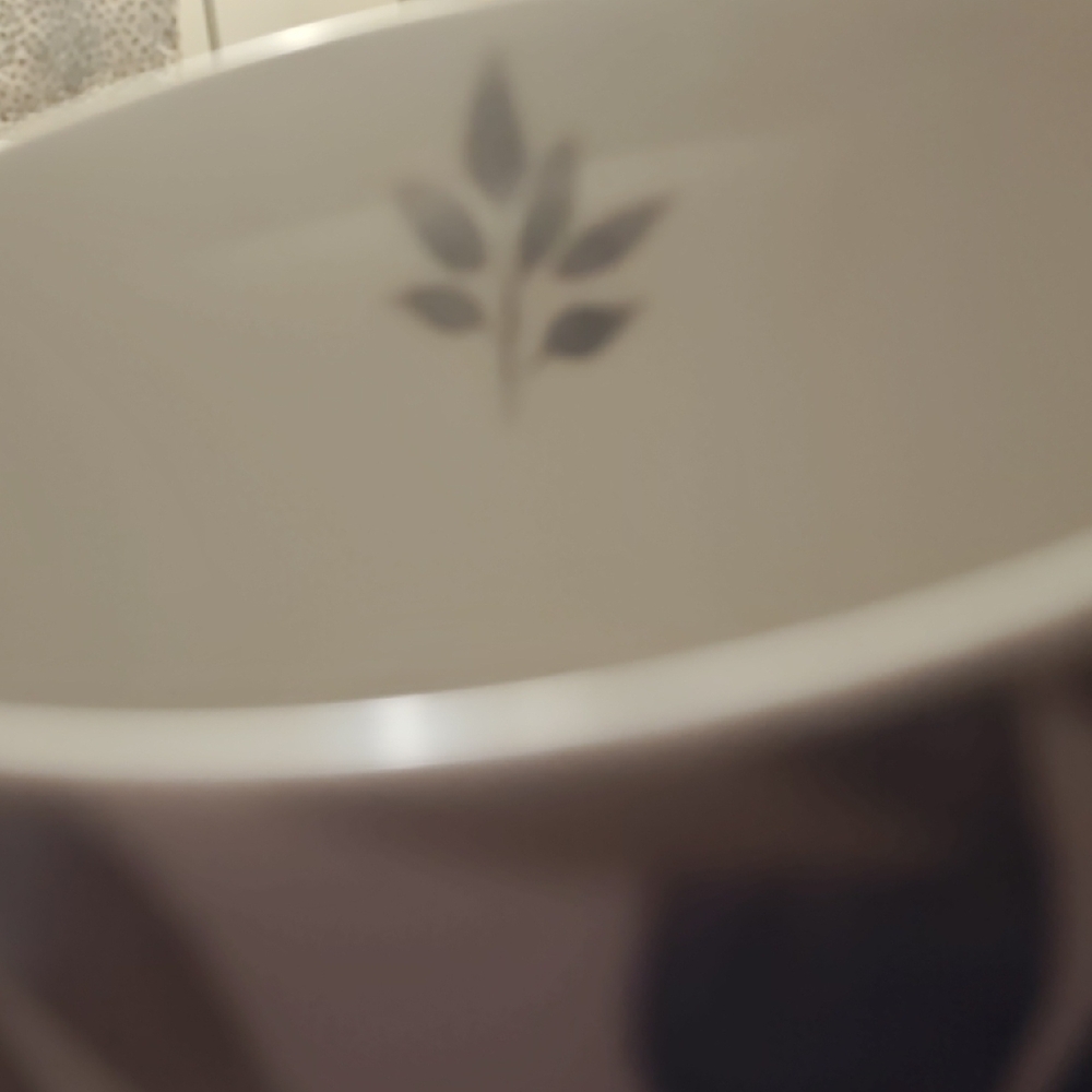 Leaf Pattern Ceramic Mug - Picture 4 of 6